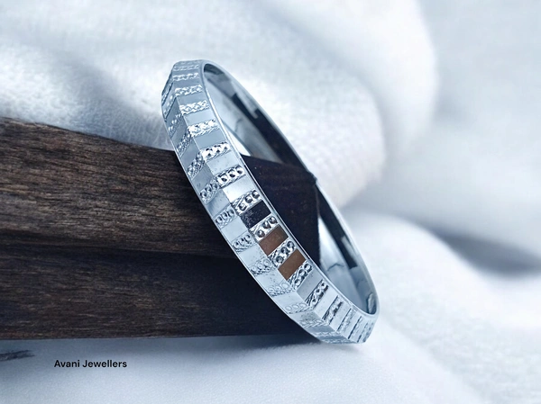 Avani Jewellers Silver Gents Kade - 31.5, 2.12 INCH