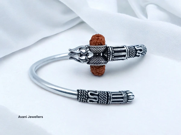 Avani Jewellers Silver Gents Kade - 23.85, Adjustable