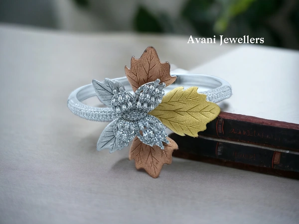 Avani Jewellers Silver Ladies Fancy Kade - 25.19, Free Size