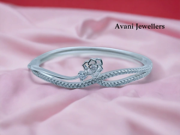 Avani Jewellers Silver Ladies Fancy Kade - 10.93, Free Size