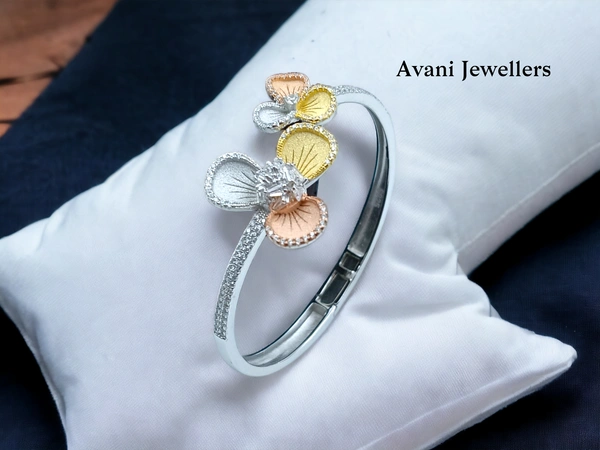 Avani Jewellers Silver Ladies Fancy Kade - 15.52, Free Size
