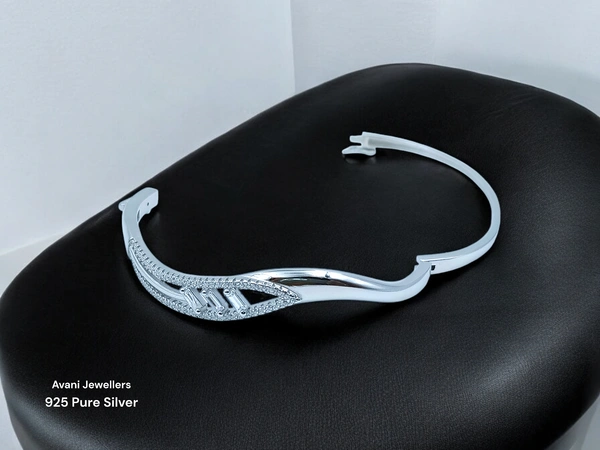 Avani Jewellers Silver Ladies Fancy Kade - 11.43, Free Size