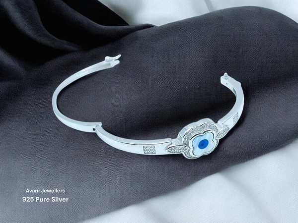 Avani Jewellers Silver Ladies Fancy Kade - 13.15, Free Size