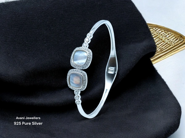 Avani Jewellers Silver Ladies Fancy Kade - 11.51, Free Size