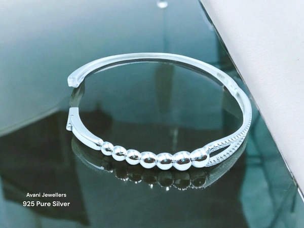 Avani Jewellers Silver Ladies Fancy Kade - 10.34, Free Size