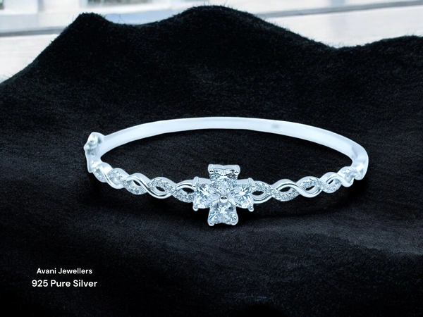 Avani Jewellers Silver Ladies Fancy Kade - 12.11, Free Size