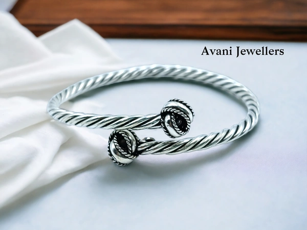 Avani Jewellers Silver Ladies Plain Kade - 15.95, Adjustable
