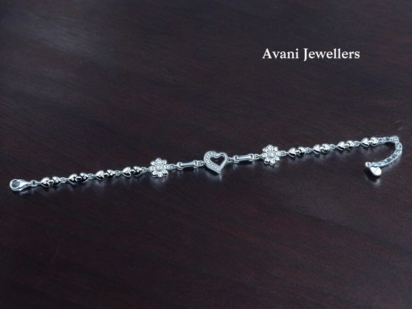 Avani Jewellers Silver Ladies Fancy Bracelet - 6.72, Adjustable