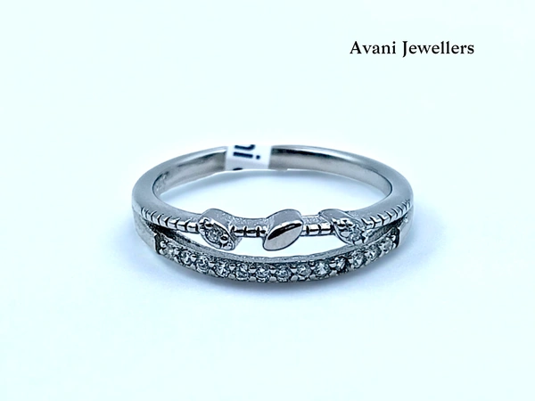 Avani Jewellers Silver Ladies Fancy Ring - 1.44, 8