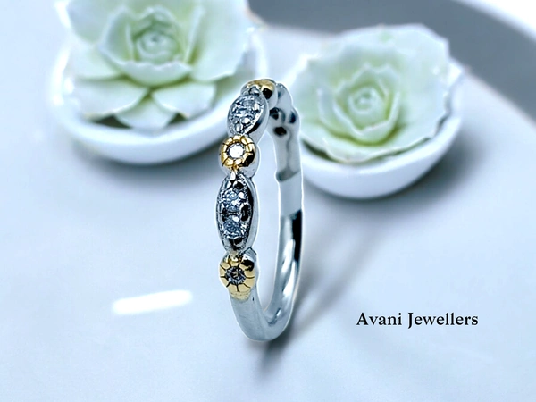 Avani Jewellers Silver Ladies Fancy Ring - 1.75, 11