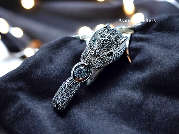 Avani Jewellers Silver Ladies Fancy Ring - 5.78, 17