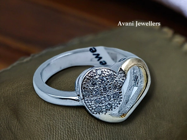 Avani Jewellers Silver Ladies Fancy Ring - 2.7, 9