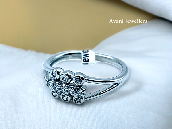 Avani Jewellers Silver Ladies Fancy Ring - 1.64, 9