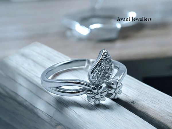 Avani Jewellers Silver Ladies Fancy Ring - 2.04, 9