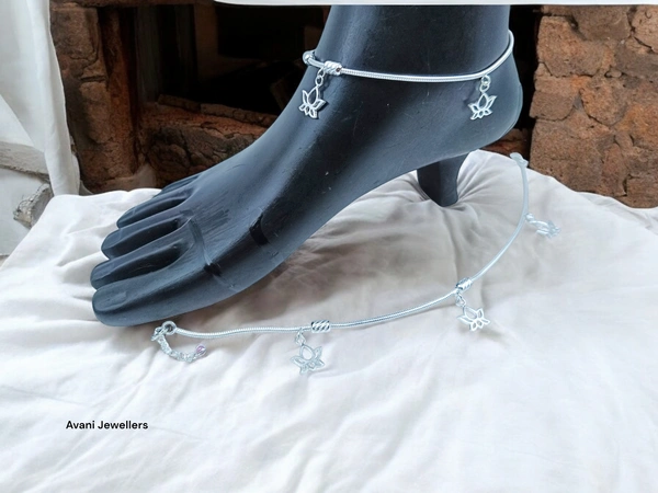 Avani Jewellers Silver Fancy Paayal - 19.24, 10.5 Inch