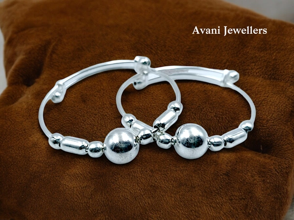 Avani Jewellers Silver Baby Plain Kade - 15.79, Adjustable