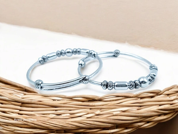 Avani Jewellers Silver Baby Plain Kade - 15.6, Adjustable