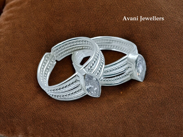 Avani Jewellers Silver Fancy Stone Bichiya - 4.66