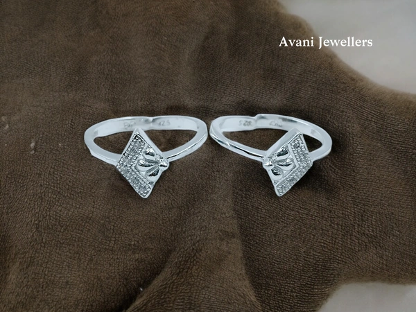 Avani Jewellers Silver Fancy Stone Bichiya - 3.04
