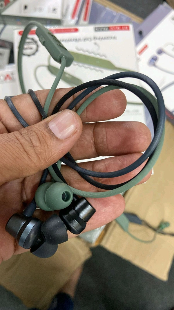 Boat Bt Max Plus 💯% Og Full Vibration 📳+ Matte finish+ All Shiny Button + Fate Wire