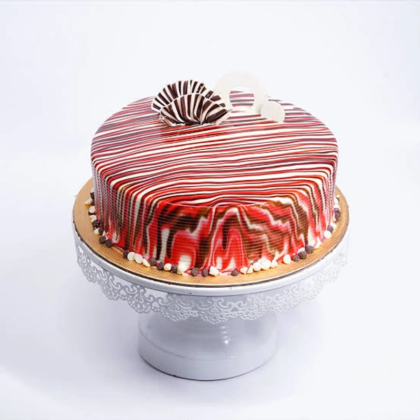 Red Bee Cake - Round, Egg, 2Kg