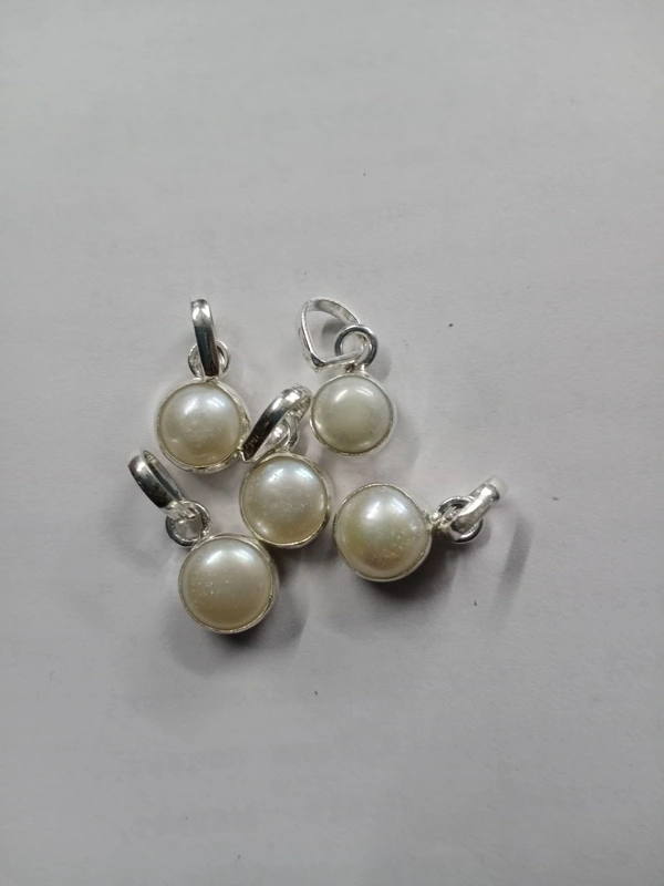 Astro Planet Moti Locket - White