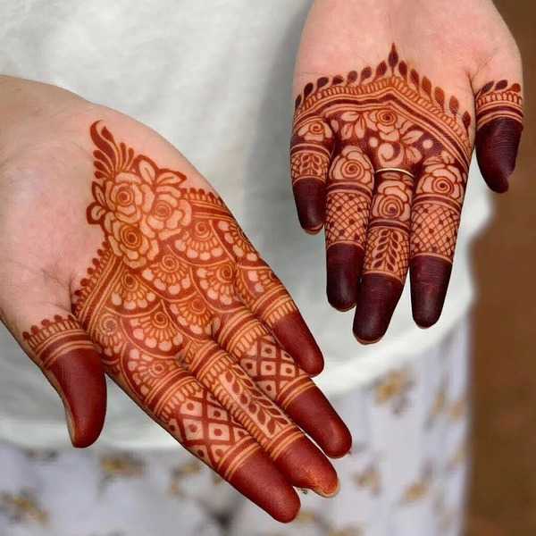 Mehndi Artists 