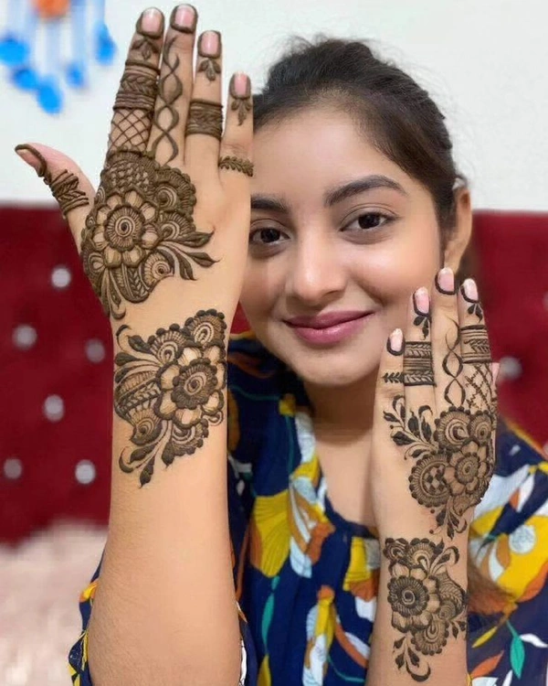 Mehndi Artists 