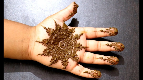 Mehndi Artists 