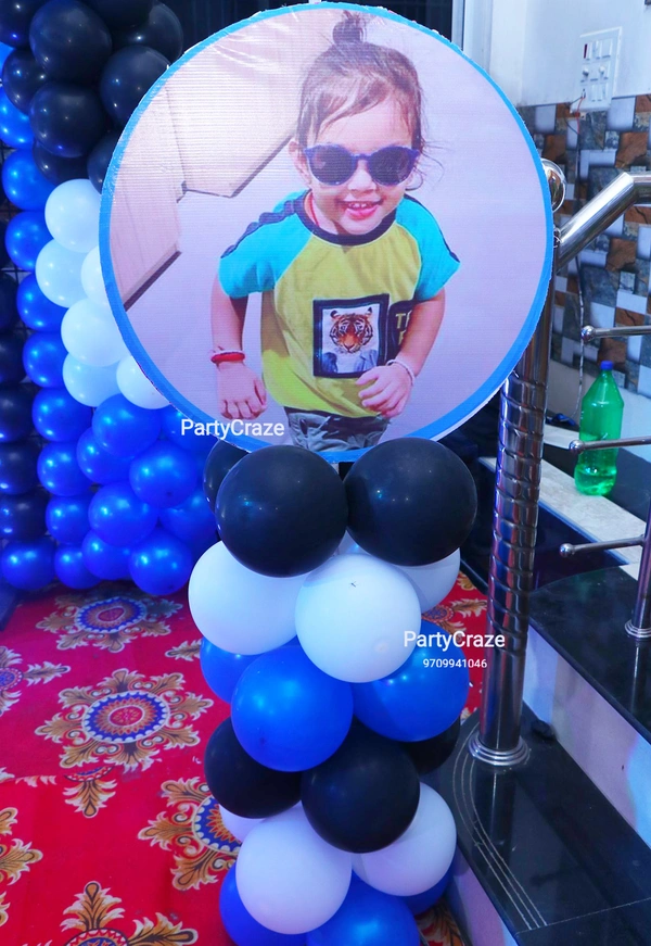 Round Baby Photo Standy 