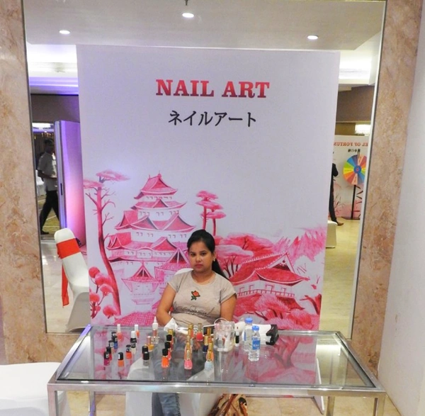 Nail Artist 