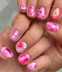 Nail Artist 