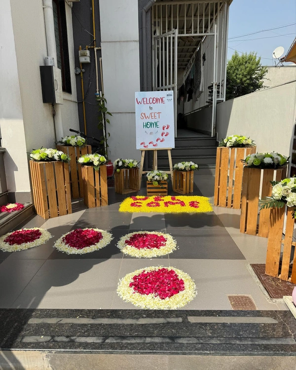 Baby Welcome Decoration At Home With Flowers In Patna