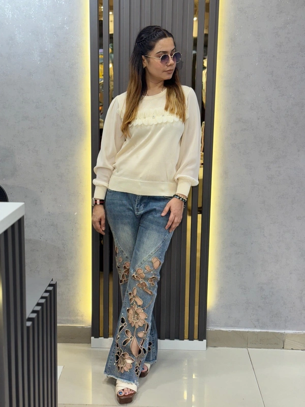 132290 Beautiful Knitted Top