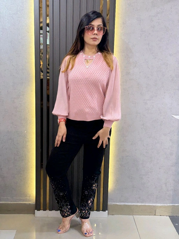 132295 Beautiful Knitted Top