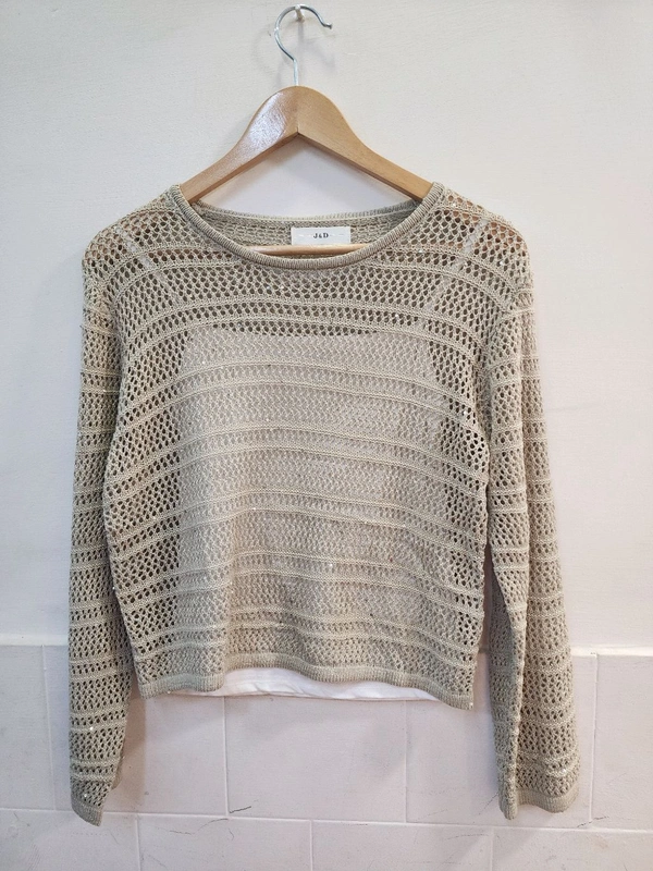 132635 Beautiful Knitted Top With Pearl Button - Free Size M To Xl