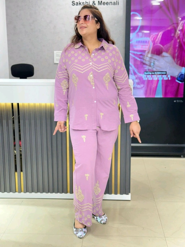 131802 Beautiful Cordset With Embroidery