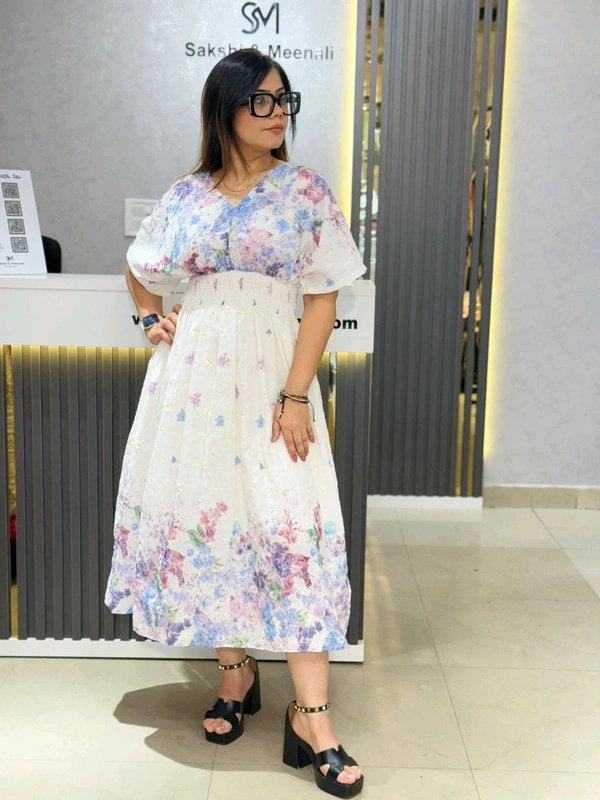 132042 Beautiful Cotton Dress With V Neck