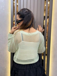 132214 Beautiful Crochet Top With Inner