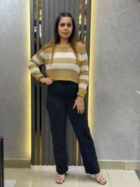 132219 Beautiful Crochet Top With Inner