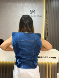 132206 Beautiful Denim Top With Flair