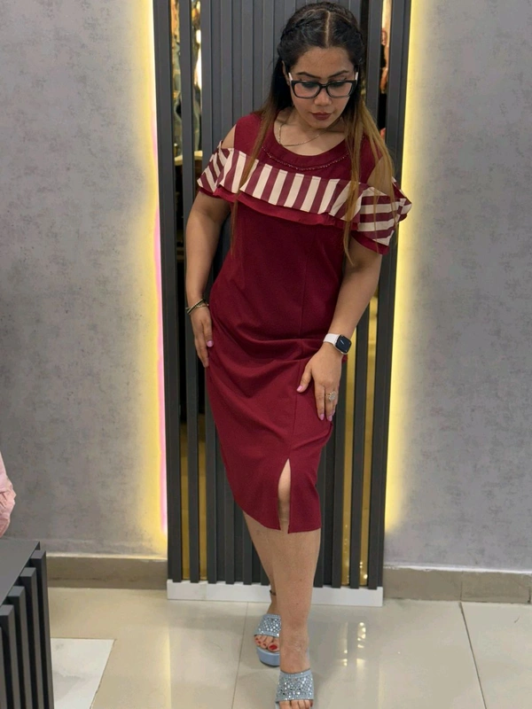 131726 Beautiful Dress With Frill Detailing