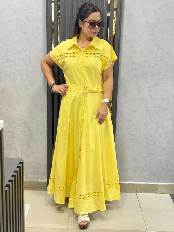 131819 Beautiful Dress With Lace Detailing With Belt