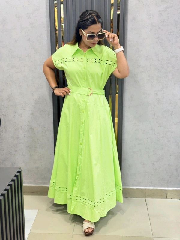 131819 Beautiful Dress With Lace Detailing With Belt