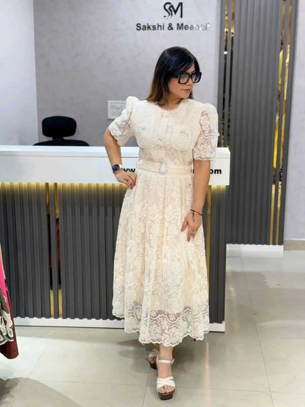 132162 Beautiful Dress With Pearl Detailing