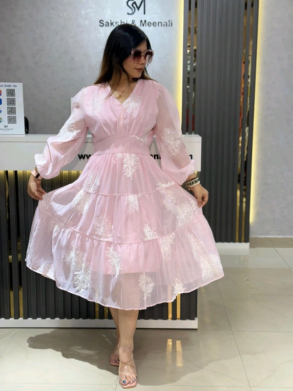 132162 Beautiful Dress With Pearl Detailing