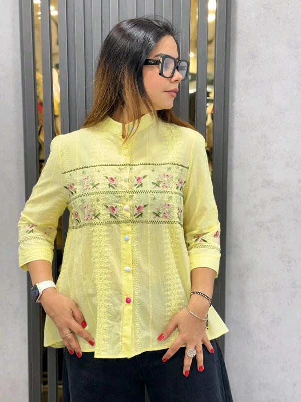131877 Beautiful Embroidered Top