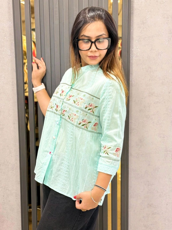 131877 Beautiful Embroidered Top