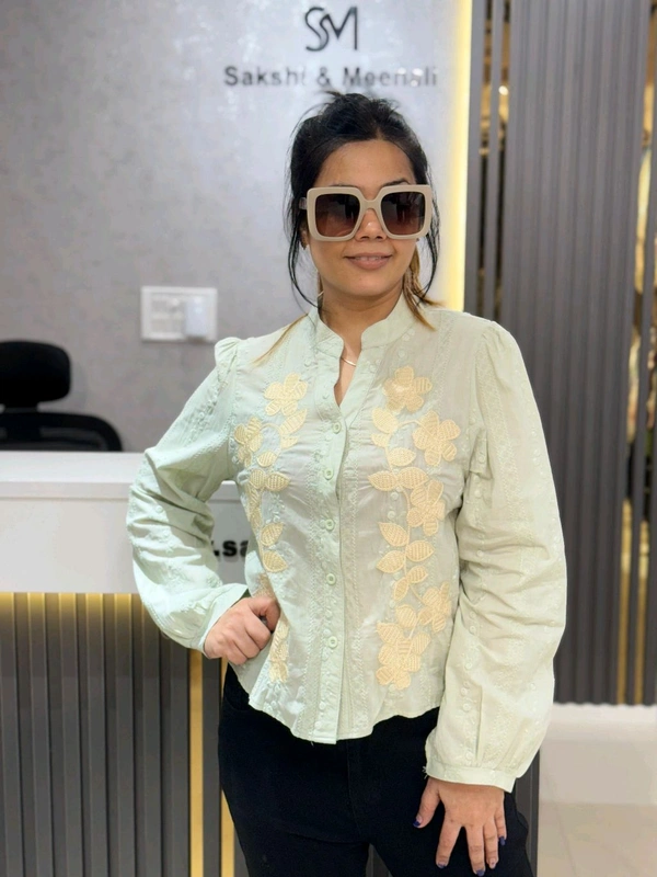 132194 Beautiful Embroidery Shirt