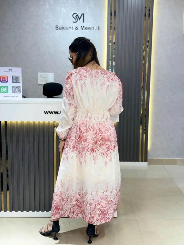 132224 Beautiful Floral Dress With Smokey Design